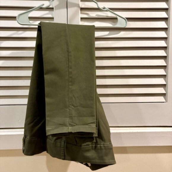 Ann Taylor Loft Modern Chino Crop, Size 4 - Picture 2 of 8